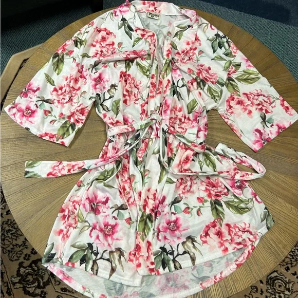 Open-Front Robe - Picture 4 of 14